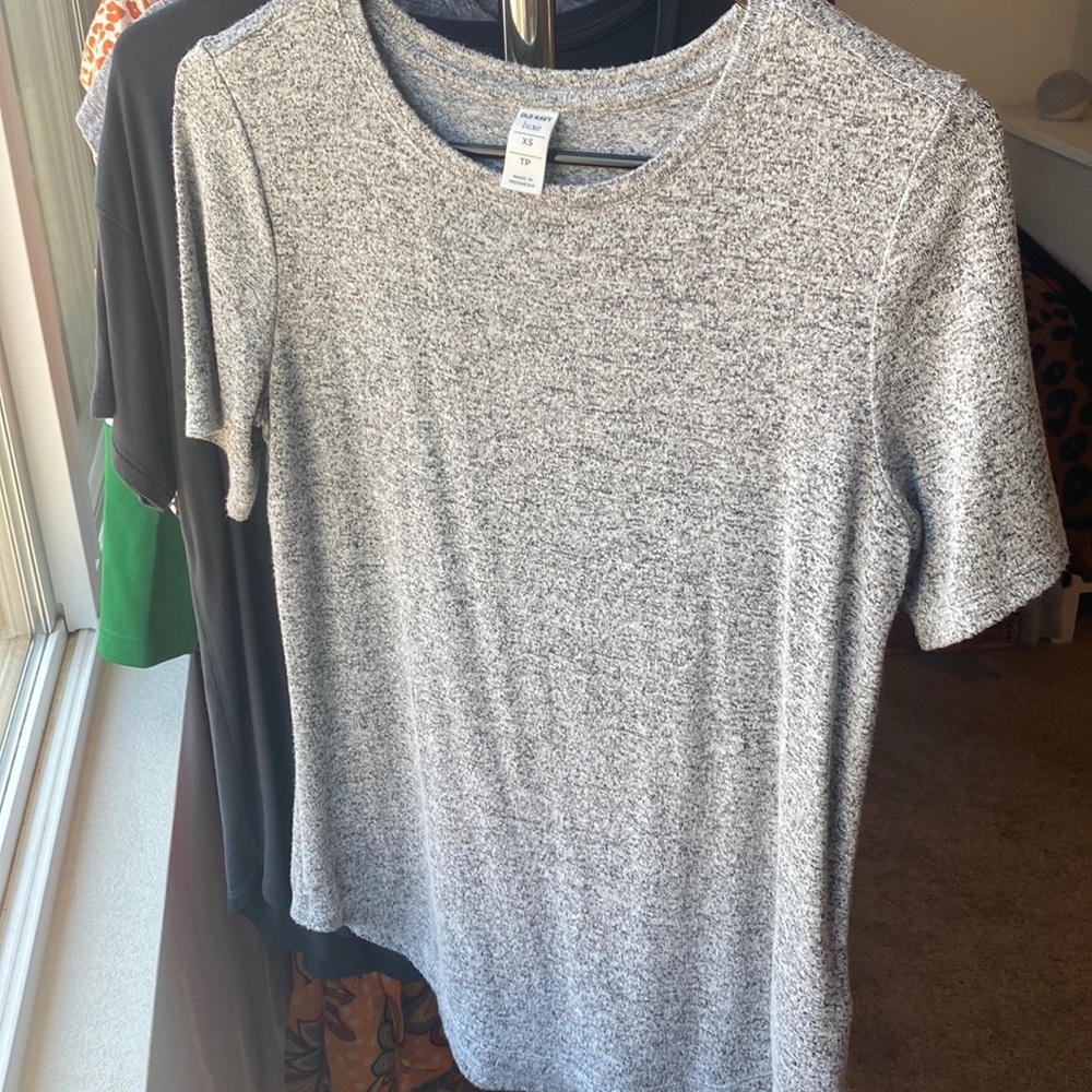 Old navy XS grey t-shirt